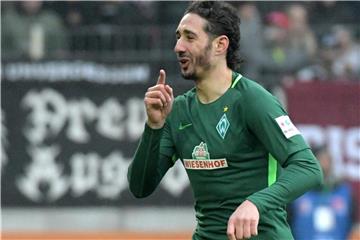 Werders Ishak Belfodil traf gleich zweimal gegen Augsburg. Foto: Stefan Puchner