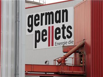 Werk von German Pellets in Wismar. Der Holzverarbeiter ist in eine Schieflage geraten und hat Insolvenzantrag. Foto: Bernd Wüstneck
