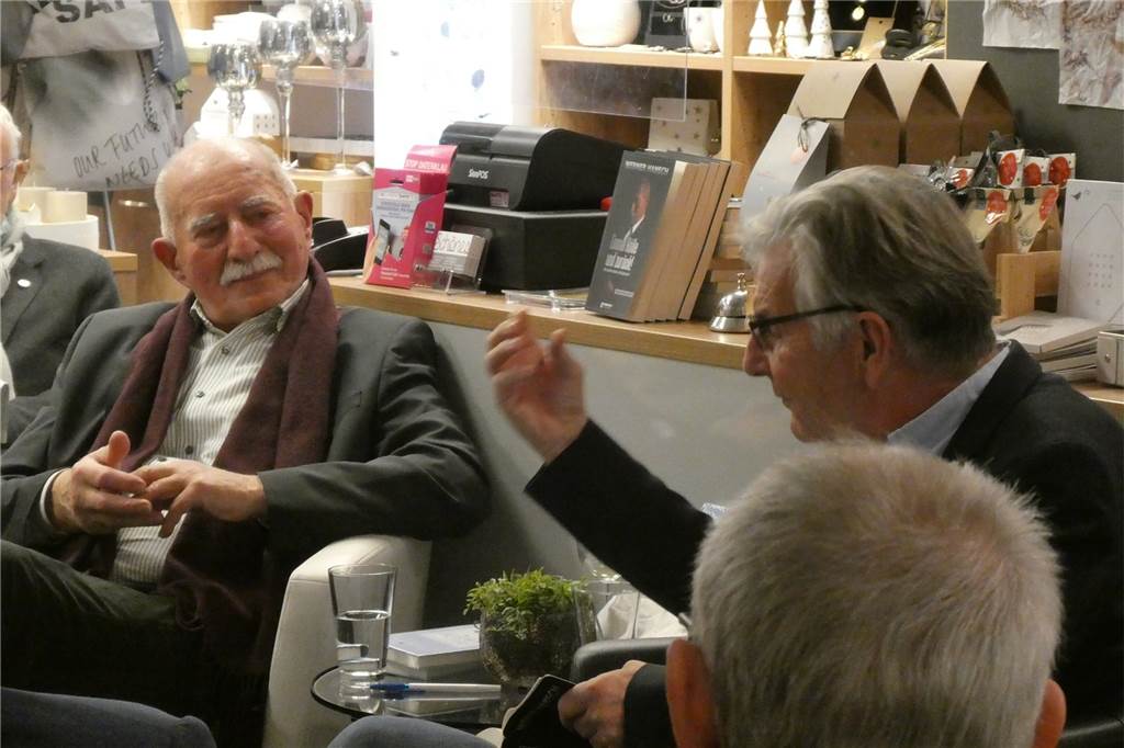 Reporter-Legende Werner Hansch erzählt über seine Spielsucht und irre Schulden Werner Hansch (links) und Hermann Beckfeld werden in Mengede über Spielsucht reden, aber auch über andere Dinge im Leben von Hansch.