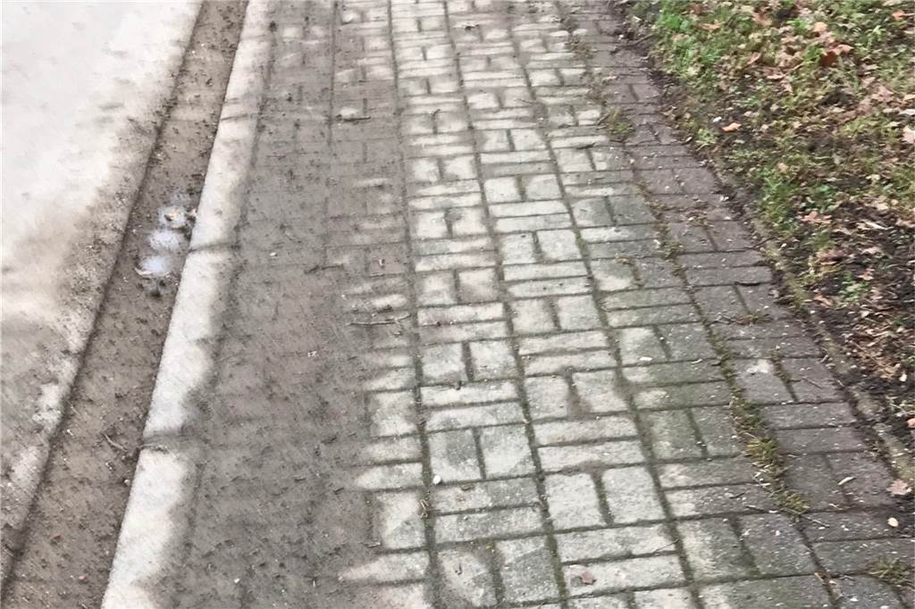 Anwohner bezweifelt Aufwertung der Siedlung durch Kita am Pädagogenweg Selm Werner Scholten kritisiert, dass die Baufahrzeuge nach Feierabend Straße und Bürgersteige verdreckt hinterlassen.