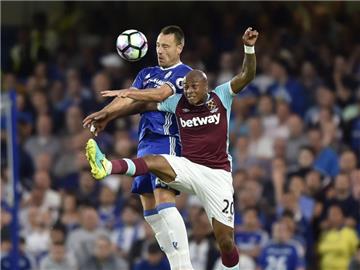 West Hams Andre Ayew (r) zog sich gleich am ersten Spieltag eine Oberschenkelverletzung zu. Foto: Hannah Mckay