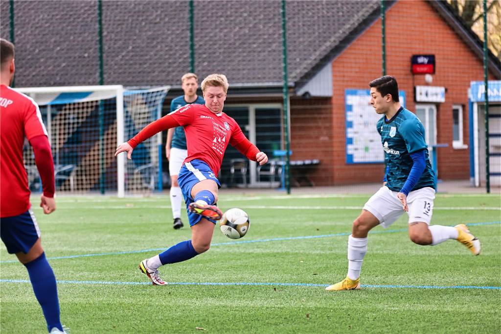 Westfalenligist Wacker Obercastrop setzte sich in einem Testspiel am Sonntag, 15. Januar 2023, gegen den Bezirksligisten FC Castrop-Rauxel mit 2:1 (0:0) durch.