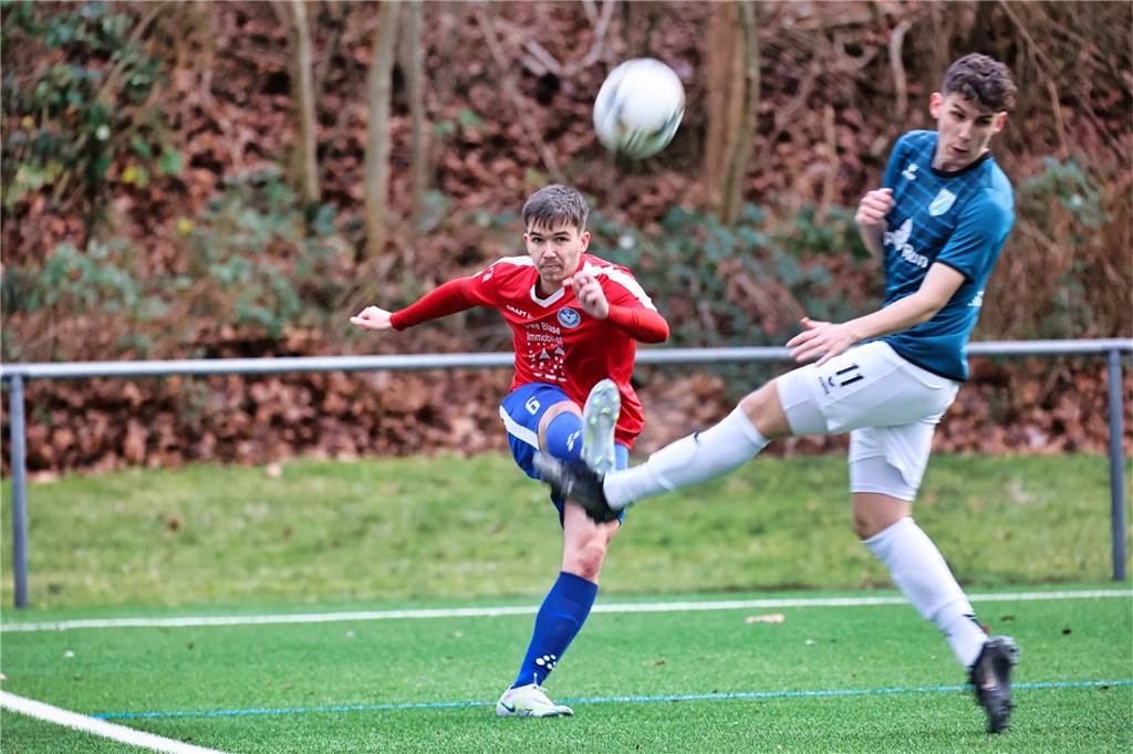 Westfalenligist Wacker Obercastrop setzte sich in einem Testspiel am Sonntag, 15. Januar 2023, gegen den Bezirksligisten FC Castrop-Rauxel mit 2:1 (0:0) durch.
