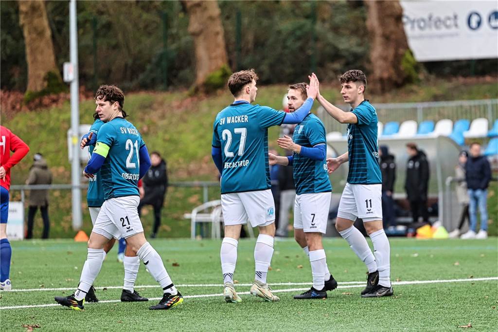 Westfalenligist Wacker Obercastrop setzte sich in einem Testspiel am Sonntag, 15. Januar 2023, gegen den Bezirksligisten FC Castrop-Rauxel mit 2:1 (0:0) durch.