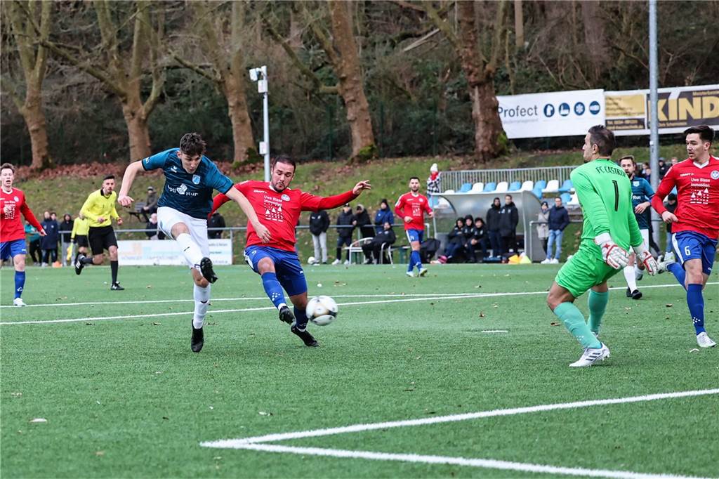 Westfalenligist Wacker Obercastrop setzte sich in einem Testspiel am Sonntag, 15. Januar 2023, gegen den Bezirksligisten FC Castrop-Rauxel mit 2:1 (0:0) durch.