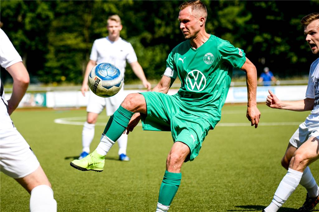 Westfalia Wethmar und FC Nordkirchen liefern sich blassen Test – bis kurz vor Schluss Westfalia Wethmar um Kapitän Patrick Schöpf zeigte sich kämpferisch stark, aber spielerisch limitiert.