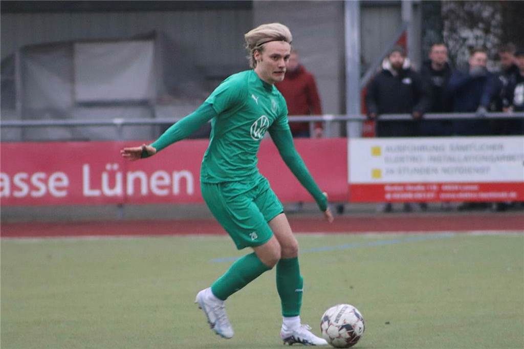 Westfalia Wethmar hält eine Halbzeit mit: Stärke des TuS Hannibal aber am Ende doch zu groß Wethmars Nico Sonnen am Ball