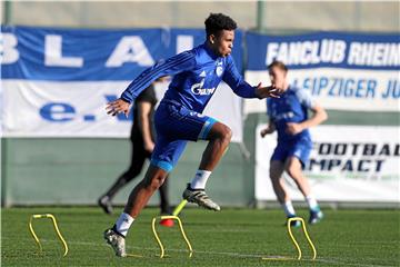 Weston McKennie ist zurück im Lauftraining bei Schalke.