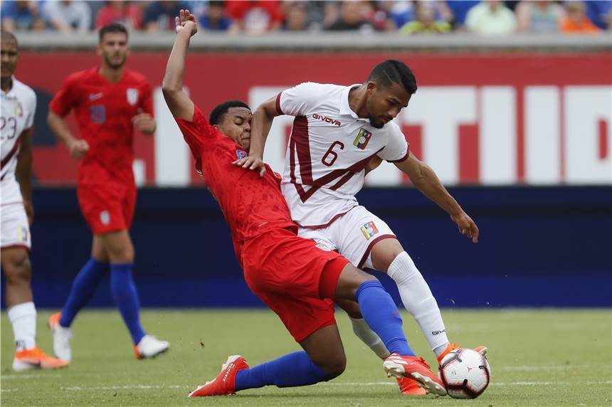 Sieg für McKennie, Pleite für Kenny Weston McKennie startete mit dem US-Team erfolgreich in den Gold-Cup.