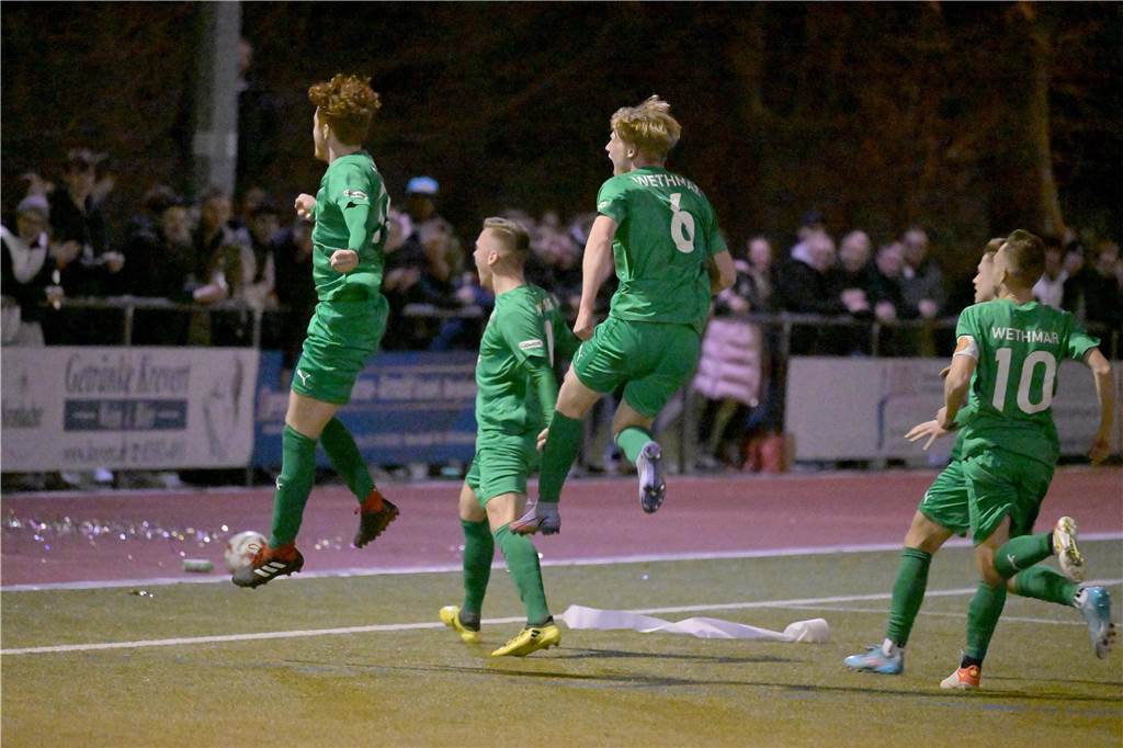Die besten Fotos vom Derby zwischen Wethmar und Alstedde Wethmar holt den Derbysieg: Die Westfalia besiegt BW Alstedde am Freitagabend mit 3:1.