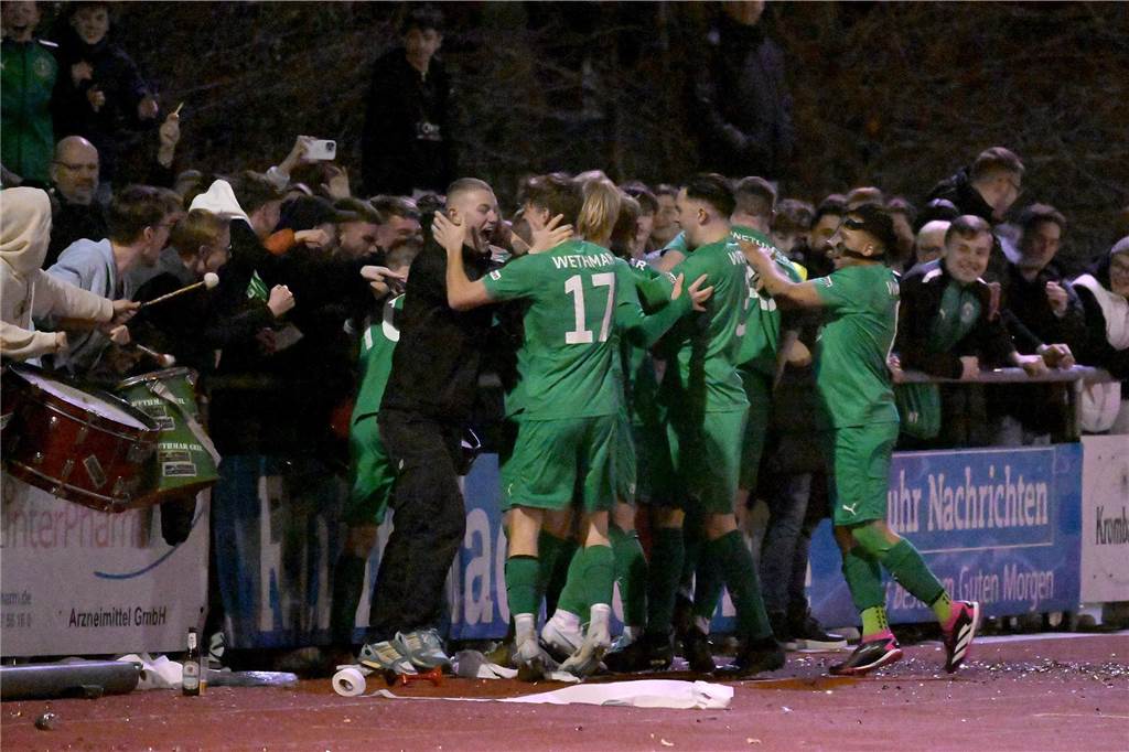 Die besten Fotos vom Derby zwischen Wethmar und Alstedde Wethmar holt den Derbysieg: Die Westfalia besiegt BW Alstedde am Freitagabend mit 3:1.