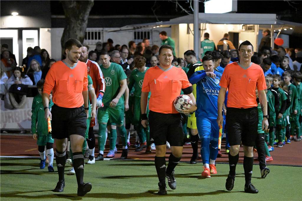 Die besten Fotos vom Derby zwischen Wethmar und Alstedde Wethmar holt den Derbysieg: Die Westfalia besiegt BW Alstedde am Freitagabend mit 3:1.