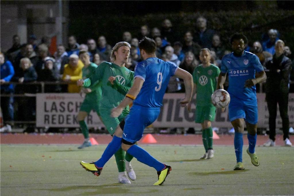 Die besten Fotos vom Derby zwischen Wethmar und Alstedde Wethmar holt den Derbysieg: Die Westfalia besiegt BW Alstedde am Freitagabend mit 3:1.