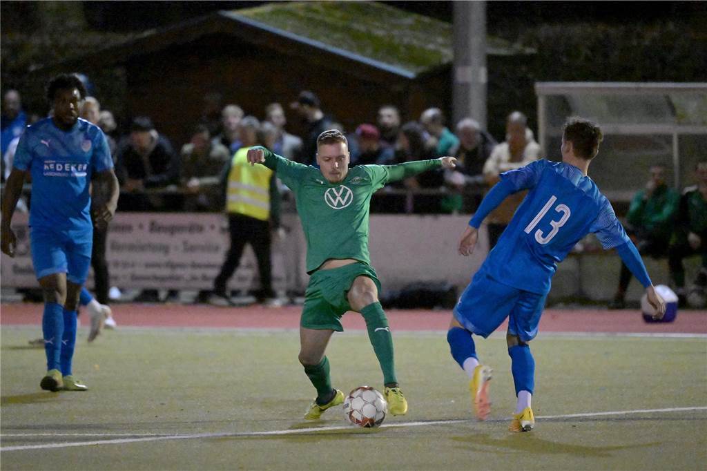 Die besten Fotos vom Derby zwischen Wethmar und Alstedde Wethmar holt den Derbysieg: Die Westfalia besiegt BW Alstedde am Freitagabend mit 3:1.
