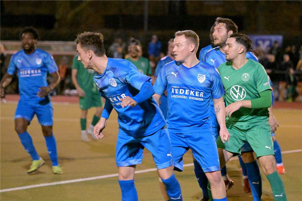 Die besten Fotos vom Derby zwischen Wethmar und Alstedde Wethmar holt den Derbysieg: Die Westfalia besiegt BW Alstedde am Freitagabend mit 3:1.