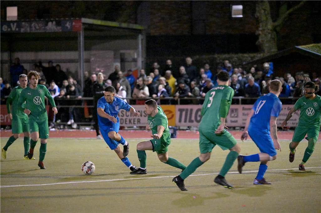Die besten Fotos vom Derby zwischen Wethmar und Alstedde Wethmar holt den Derbysieg: Die Westfalia besiegt BW Alstedde am Freitagabend mit 3:1.