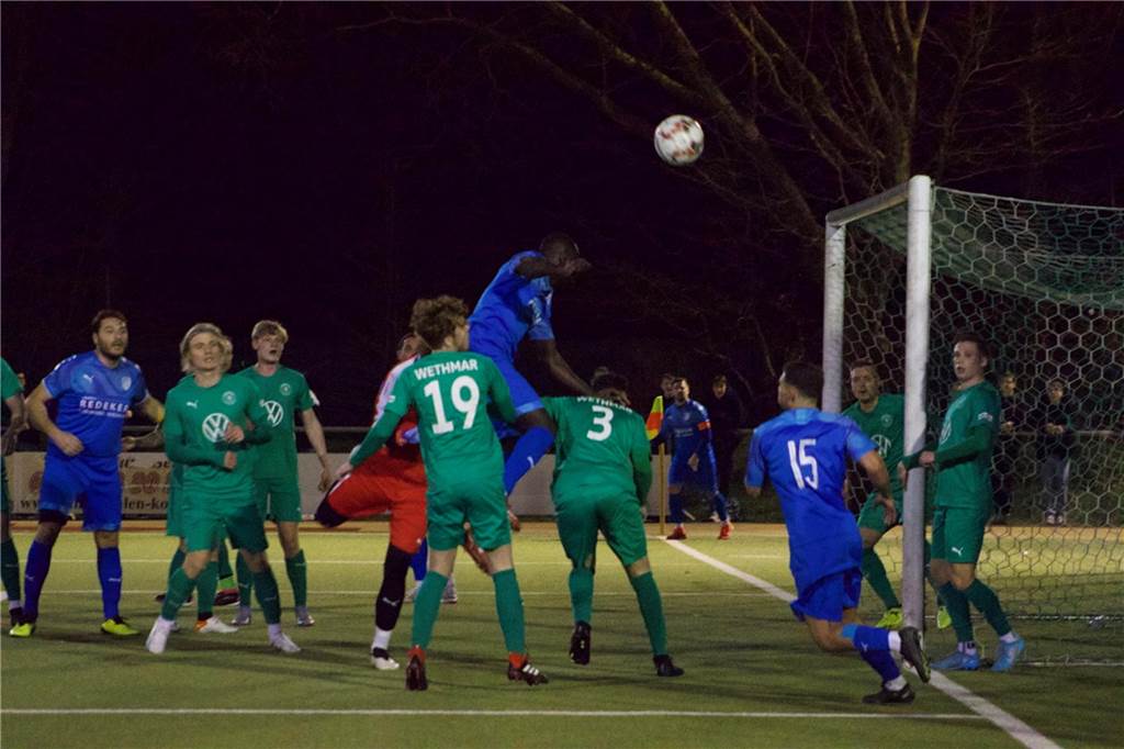 Die besten Fotos vom Derby zwischen Wethmar und Alstedde Wethmar holt den Derbysieg: Die Westfalia besiegt BW Alstedde am Freitagabend mit 3:1.