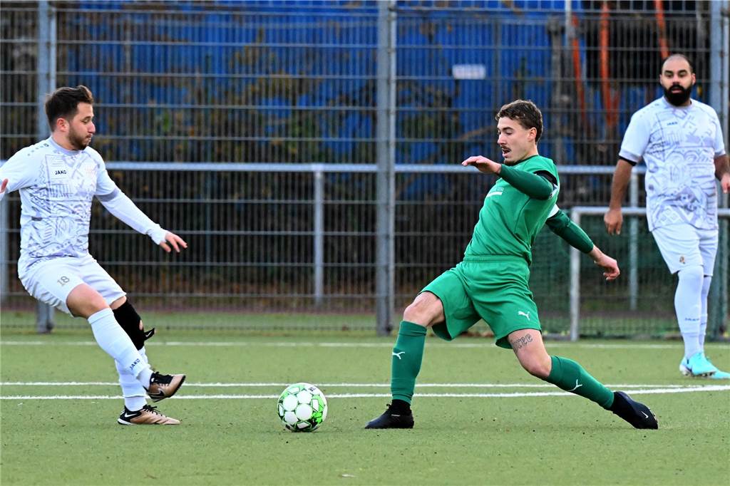Wethmars Erste fertigte den VfK Weddinghofen glatt mit 5:0 ab.