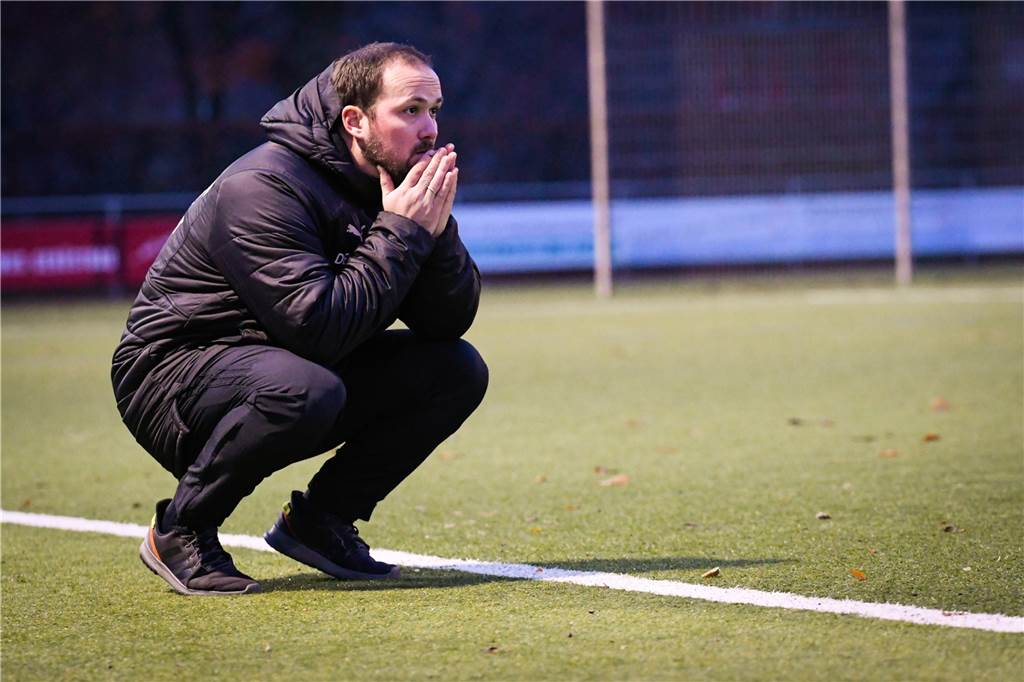 Trotz Verbot des Kreis Dortmund: Zwei Lüner Fußballklubs dürfen Testspiele zu Hause austragen Wethmars Trainer Steven Koch.