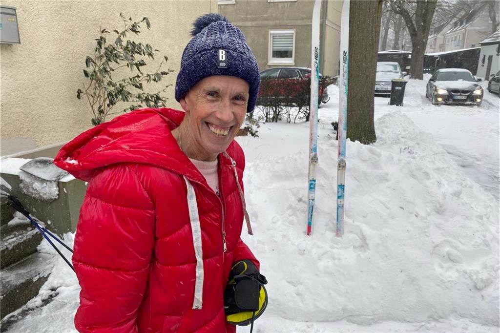 Temperaturen in Dortmund steigen drastisch - Ist der Winter jetzt vorbei? Wetterexperte und Wintersportfreund Burkhard Dreischer hat den Schnee vor der Haustür in vollen Zügen genossen.