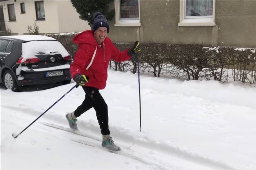 Auf Skiern und im Video: Wetterfrosch Dreischer sagt, wie lange uns der Schnee erhalten bleibt Wetterfrosch Burkhard Dreischer holte gestern die Skier aus dem Keller.