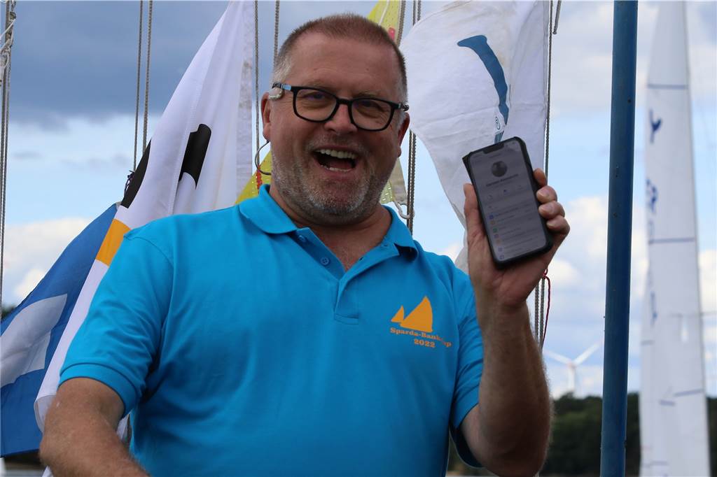 Sparda Bank Cup 2022: Traditionsregatta auf dem Halterner Stausee - ein Boot gewinnt drei Rennen Wettkampfleiter Heiko Prange.