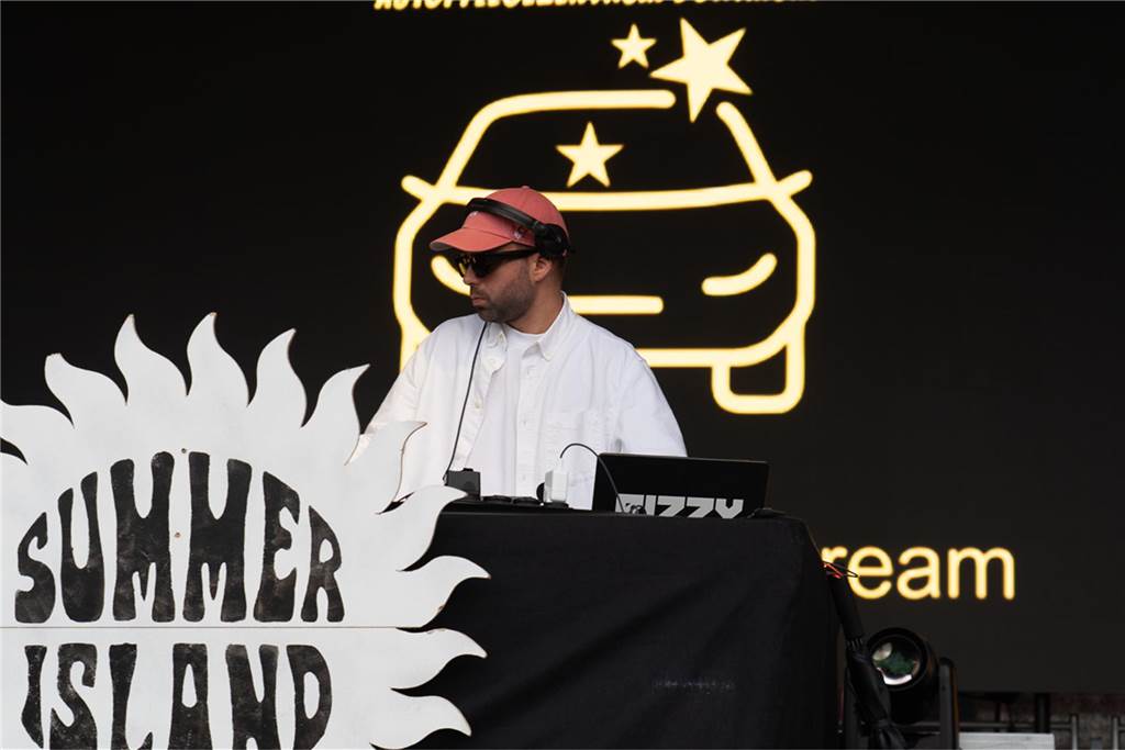White Night, Fassanstich mit Bürgermeister Rajko Kravanja, DJ Moguai, leckere Küche – das war der erste Abend von Castrop kocht über am 29. Mai auf dem Castroper Marktplatz.