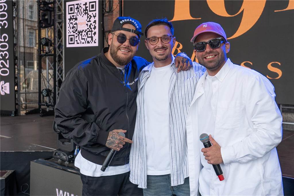 White Night, Fassanstich mit Bürgermeister Rajko Kravanja, DJ Moguai, leckere Küche – das war der erste Abend von Castrop kocht über am 29. Mai auf dem Castroper Marktplatz.