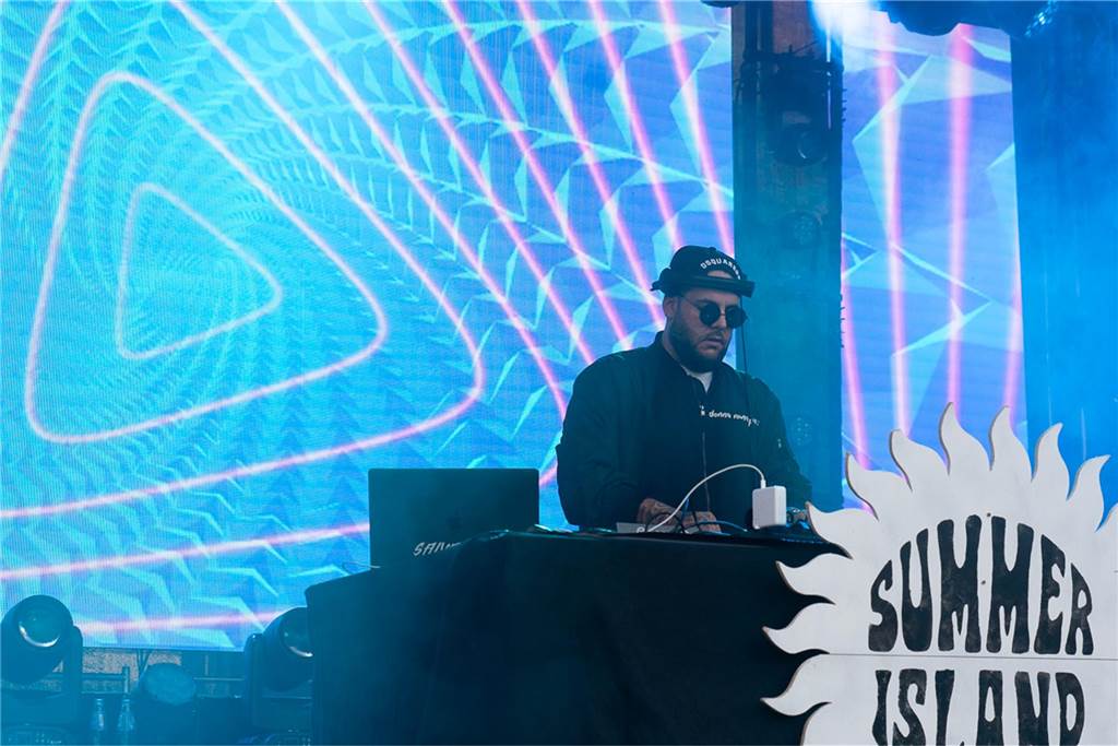 White Night, Fassanstich mit Bürgermeister Rajko Kravanja, DJ Moguai, leckere Küche – das war der erste Abend von Castrop kocht über am 29. Mai auf dem Castroper Marktplatz.