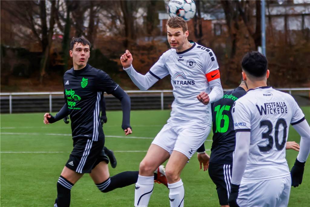 Spieler von Westfalia Wickede entscheidet sich gegen den Lüner SV und wechselt zum BSV Schüren Wickedes Kapitän Lukas Homann wechselt zum BSV Schüren.