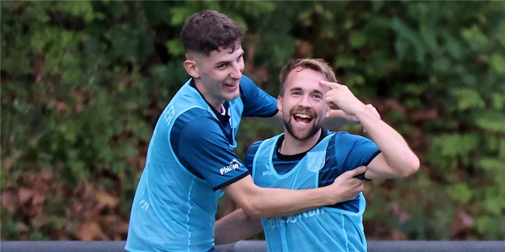 Wacker Obercastrop hat beim SC Neheim eine Lebensversicherung - mit Köpfchen Wie beim 2:0 gegen FC Iserlohn war Obercastrops Goalgetter Kevin Holz (r) in Neheim per Kopfball erfolgreich.
