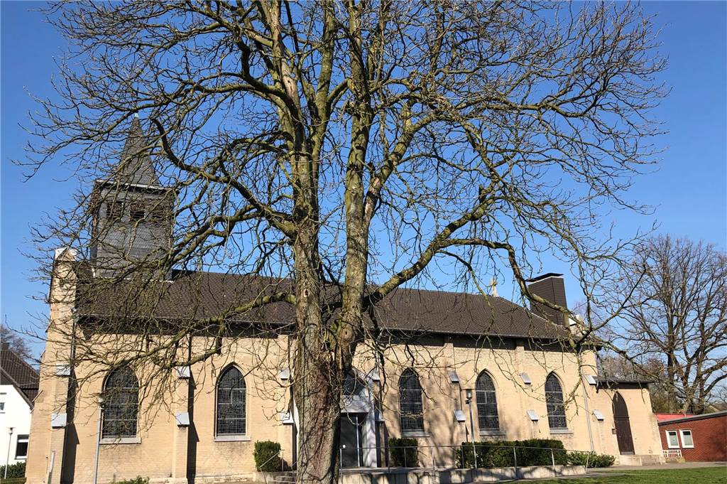 Hervest: Ferienort an Lippe und Kanal mit verbesserungsbedürftigen Straßen Wie, das Marienviertel gehört zu Hervest? Für Kern-Hervester ist der Ortsteil am Blauen See ein Holsterhausener Viertel. Stimmt aber nicht.