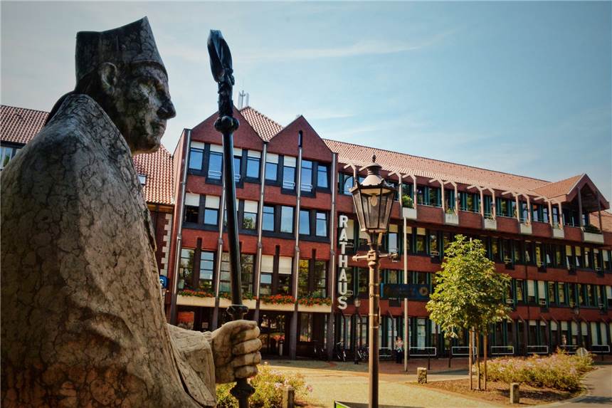 Stimmen Sie ab! Wie zufrieden sind Sie mit Halterns Stadtverwaltung? Wie gut arbeitet die Halterner Stadtverwaltung? Geben Sie Ihre Beurteilung in unserer Umfrage ab.