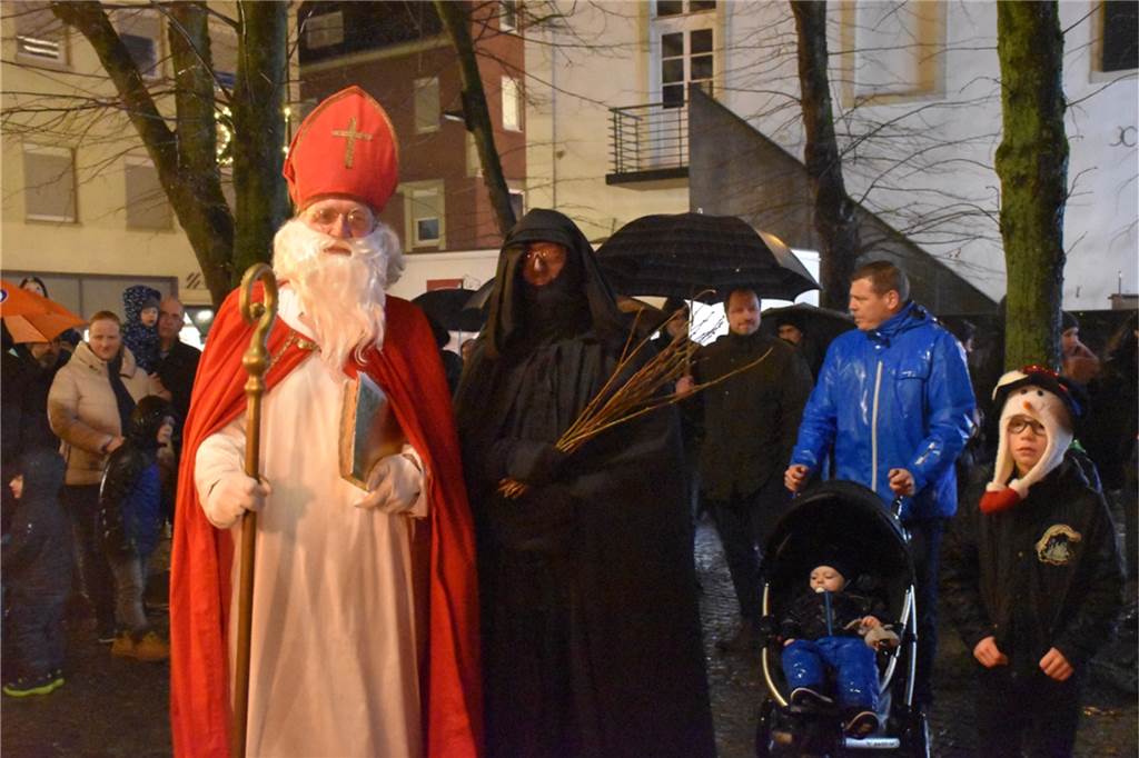 Der Nikolaus vor dem Alten Rathaus