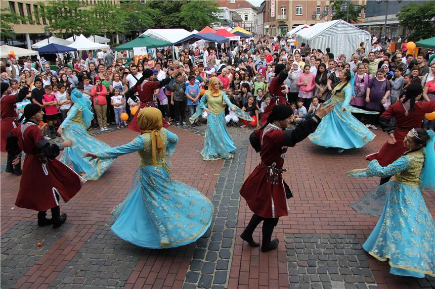 Lüner Fest der Vielfalt bringt am 15. Juni Tanz und Folkore in die Lüner City Wie in den vergangenen Jahren, wird es auch diesmal wieder bunt in der Innenstadt.