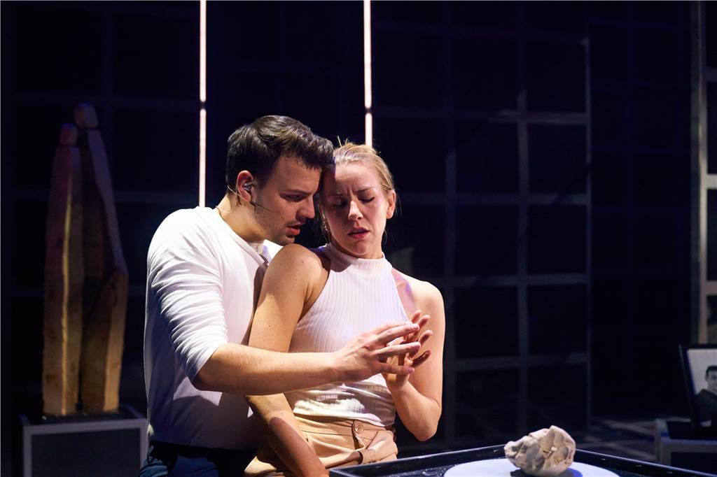 Weihnachtsgeschenk gesucht?: Diese Musicals und Shows begeistern im Winter 2022/23 Wie viele Menschen schon zu "Unchained Melody" aus "Ghost" geweint haben. Vielleicht gehören Sie zu den nächsten?