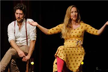 Wiebke Eymess und Friedolin Müller sind zusammen das Comedy-Duo „Das Geld liegt auf der Fensterbank, Marie“. Am Freitag machten sie Station im Gemeinschaftshaus Wulfen.