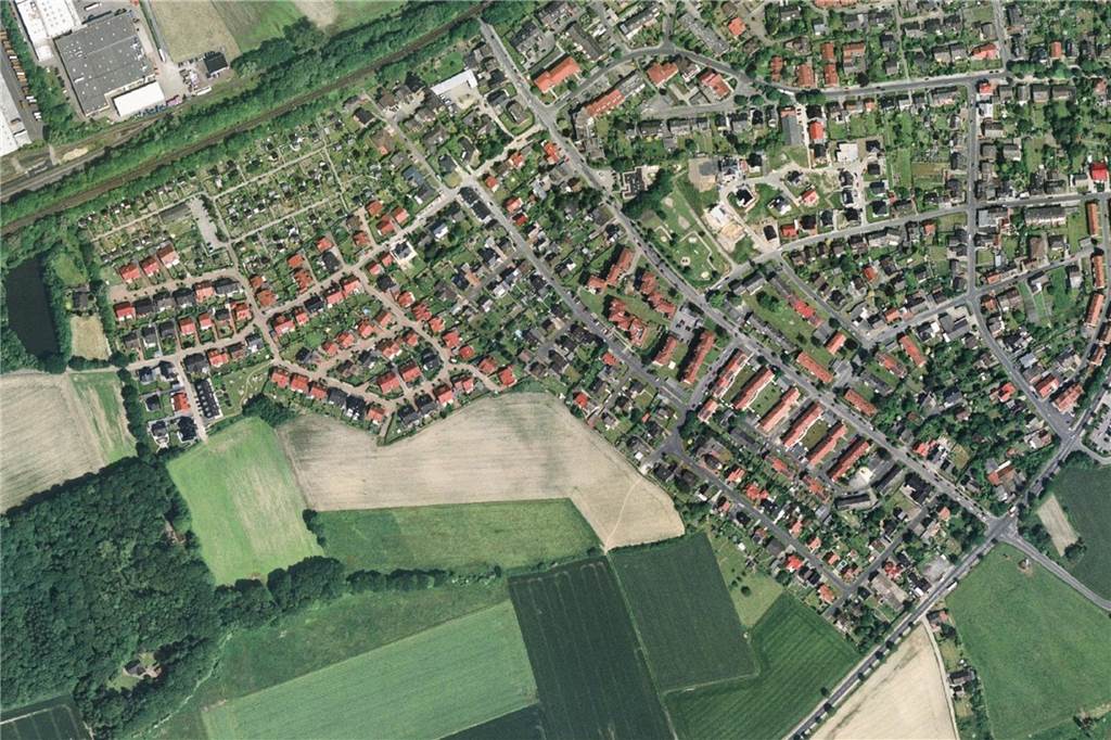 Wieder ein paar Jahre später - nämlich zwischen 1999 und 2006 - wurde diese Aufnahme erstellt. Das Baugebiet Bellingholz-Nord war da schon Realität.