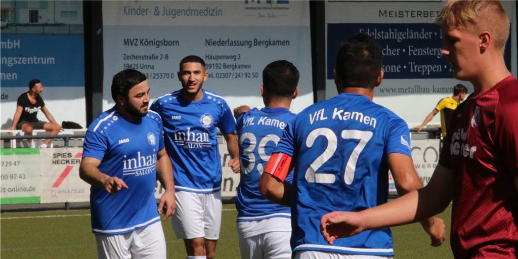 Liveticker zum Nachlesen: VfL Kamen fertigt Landesliga-Absteiger SV Hilbeck ab Wieder einmal Jubel beim VfL Kamen: (v.l.) Engin Duman, Abdulhai Ajouk, Emre Demir und Mehmet Kara feiern das nächste Tor gegen den SV Hilbeck.