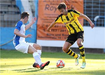 Wieder fit: BVB-II-Offensivspieler Michael Eberwein (r.).