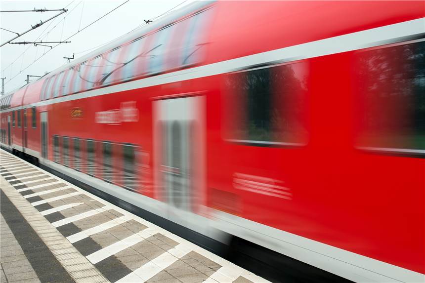 An diesem Wochenende: Bahn sperrt Strecken wegen Umbau-Arbeiten - Haltern kaum erreichbar Wieder müssen sich die Halterner auf Zugausfälle und -verspätungen sowie Schienenersatzverkehr einstellen.