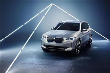 Will BMW innerhalb der nächsten zwei Jahre in Serie bringen: Den elektrischen Geländewagen iX3. Foto: BMW