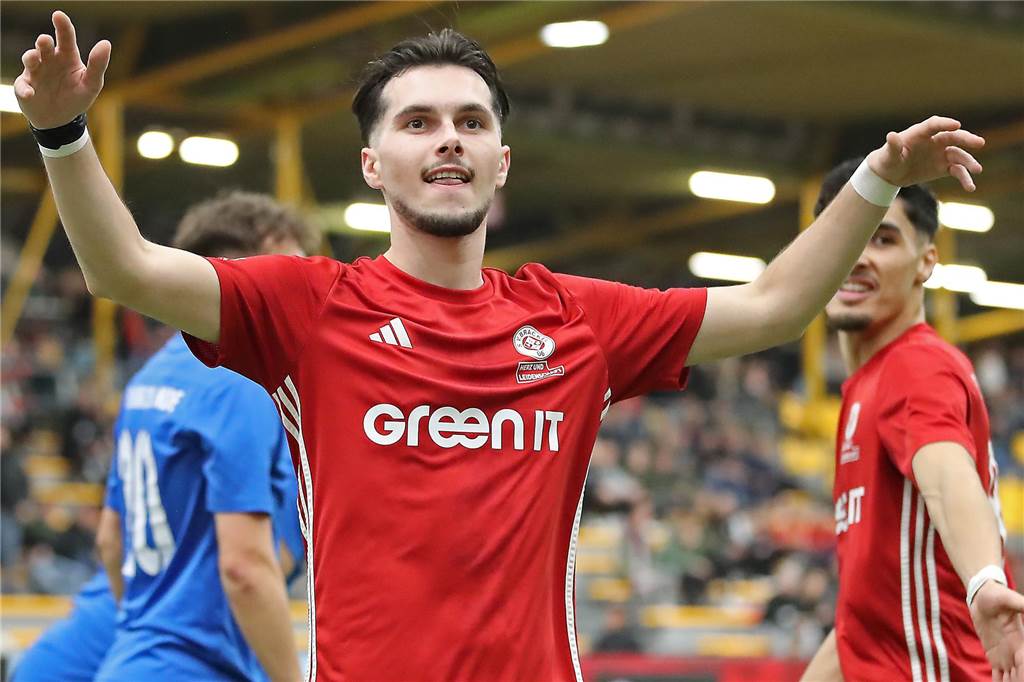 „Sind in der Gruppe nicht Favorit“ Will dieses Jahr mit K.F. Sharri in die Endrunde: William Valenti, hier noch im Trikot des SV Brackel.