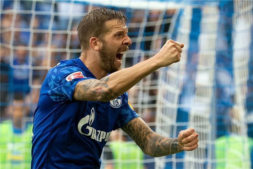 Wie Schalke die Konsequenzen des Corona-Virus beurteilt Will endlich ein eigenes Tor bejubeln: Guido Burgstaller.