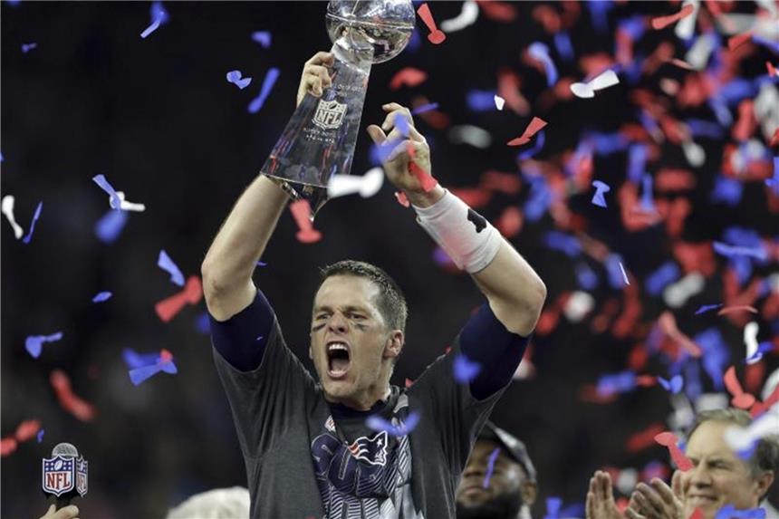 Star-Quarterback Brady will sechste Krönung im Super Bowl Will zum sechsten Mal in seiner Karriere den Super Bowl in die Luft strecken: Star-Quarterback Tom Brady (New England Patriots). Foto: Darron Cummings