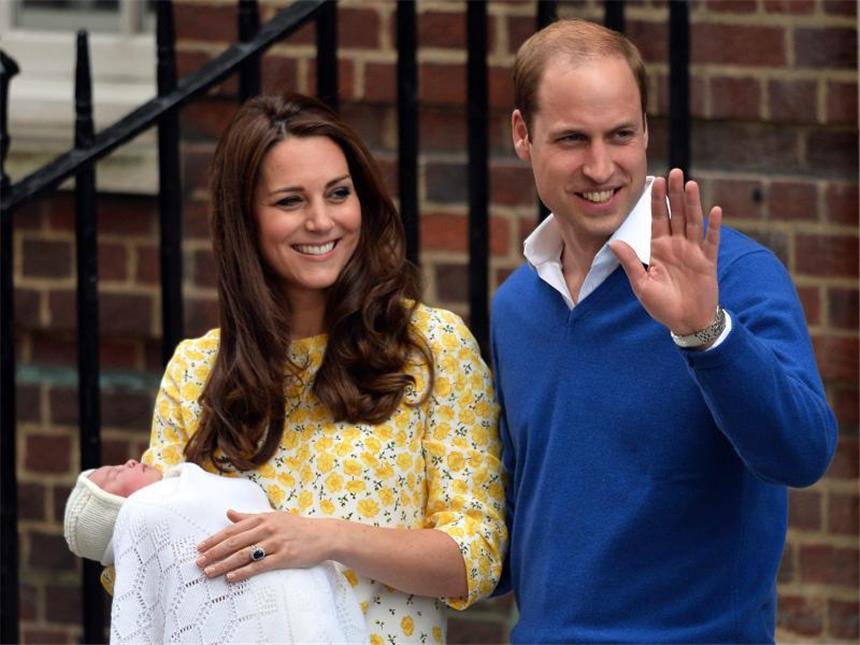 William und Kate haben Klinik schon verlassen William und Kate zeigen der Welt ihre kleine Prinzessin. Foto: Hannah Mckay