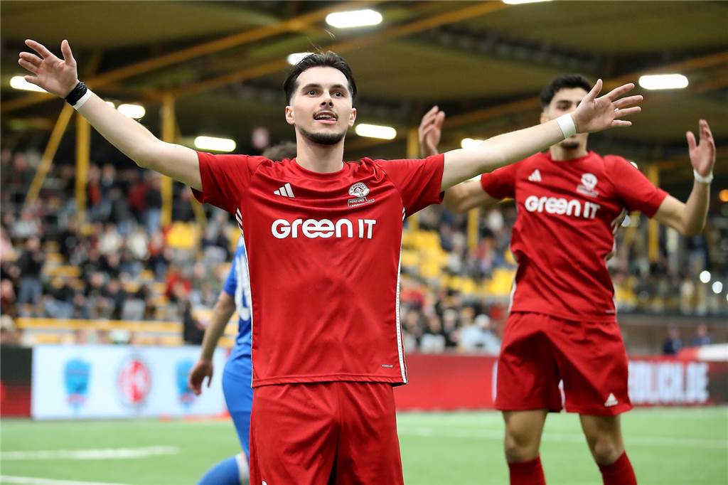 Die Dortmunder Hallenstadtmeisterschaft William Valenti, hier noch im Trikot des SV Brackel, dürfte am Freitagabend sein Debüt für K.F. Sharri feiern.