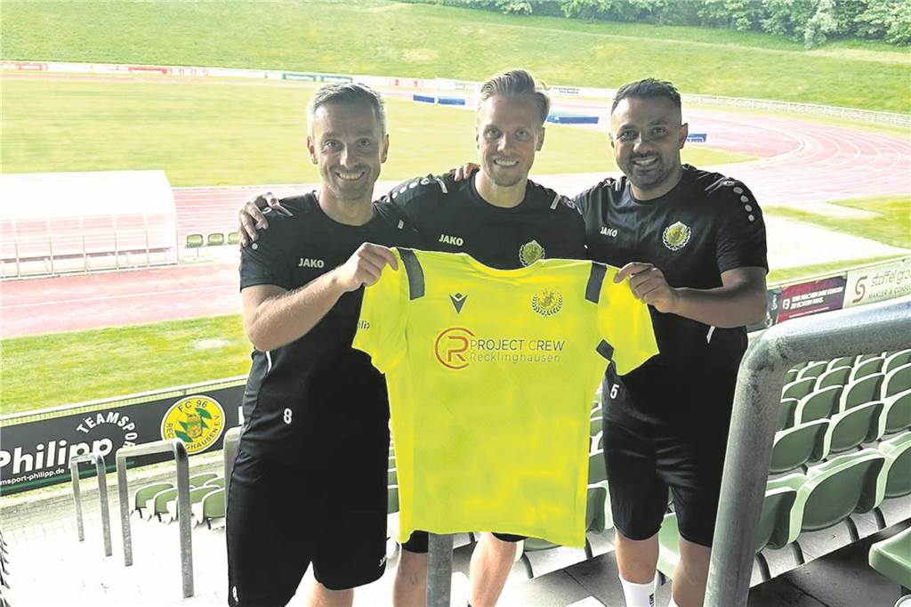 Neuzugang mit Bundesliga-Einsatz für Schalke: Noch ein Königstransfer für FC 96 Recklinghausen Timo Kunert wird beim FC 96 Recklinghausen vorgestellt