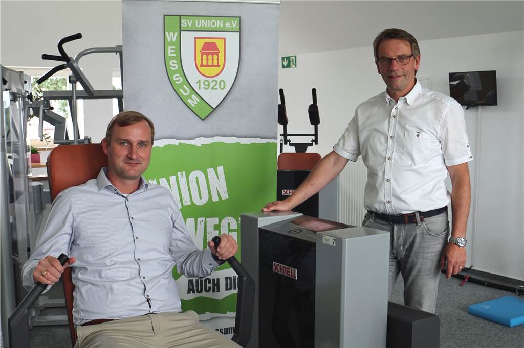 Betriebssport fördert Gesundheit der Mitarbeiter - und hebt die Stimmung im Unternehmen Win-win-Situation: Henric Böcker (l., Union Wessum) und Ludger Wittland (Terhalle) haben gemeinsam mit den Mitarbeitern ein abwechslungsreiches Programm ausgearbeitet.
