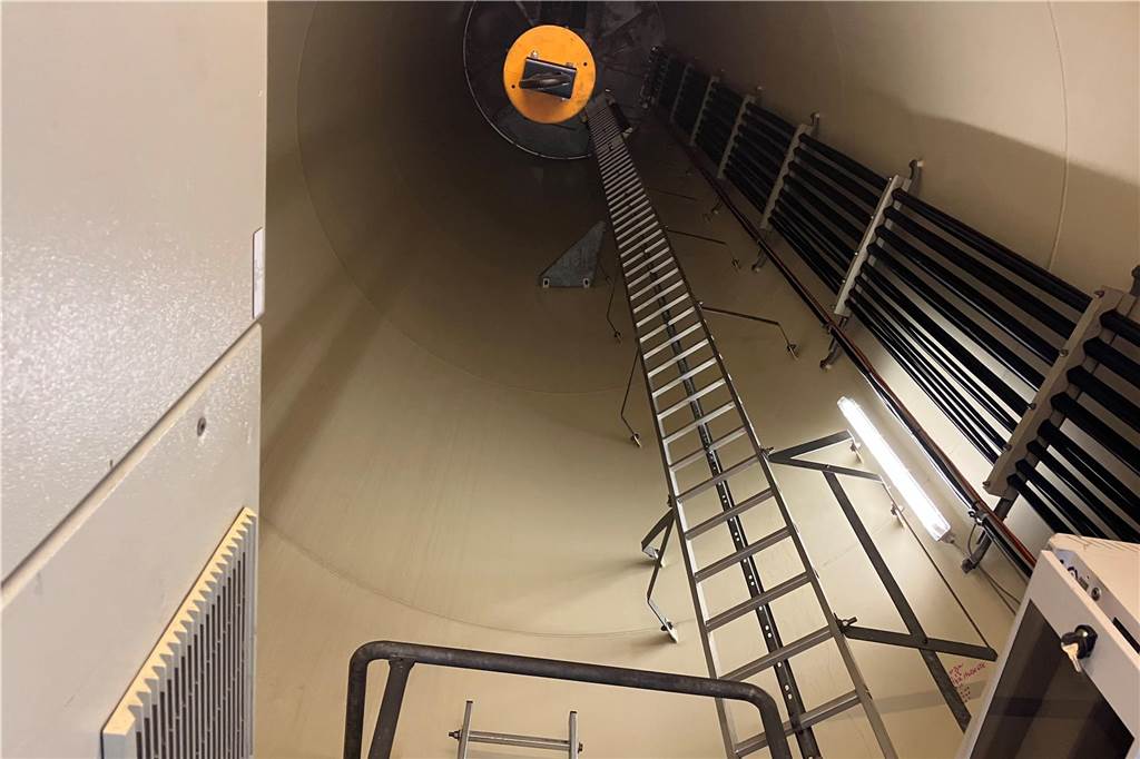 Auf einem Windrad arbeiten: Was macht macht man als Servicetechniker von Windkraftanlagen? Windrad in Hamm von innen